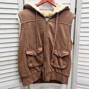 GAP Hooded Faux Fur Sherpa lined Vest size M